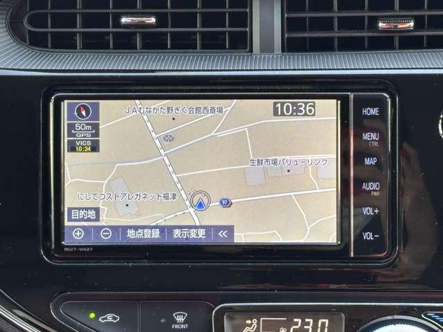 アクア １．５　Ｓ　メモリーナビ　バックモニター　ドラレコ　ｉ－ＳＴＯＰ　セキュリティ　リヤカメラ　整備点検記録簿　ＴＶ＆ナビ　助手席エアバッグ　キーレス付き　１オーナー　スマキー　エアコン　地デジフルセグＴＶ　ＥＴＣ（4枚目）