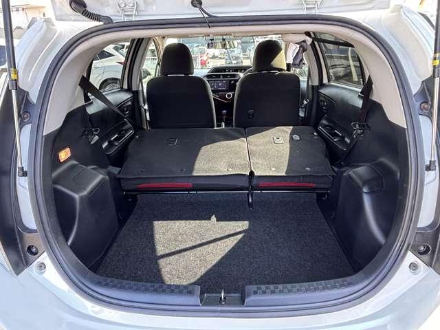 アクア １．５　Ｓ　メモリーナビ　バックモニター　ドラレコ　ｉ－ＳＴＯＰ　セキュリティ　リヤカメラ　整備点検記録簿　ＴＶ＆ナビ　助手席エアバッグ　キーレス付き　１オーナー　スマキー　エアコン　地デジフルセグＴＶ　ＥＴＣ（14枚目）