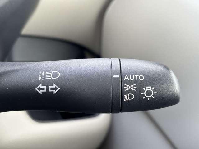 ルークス ６６０　Ｘ　メモリーナビ　アラウンドビューモニター　ナビ・ＴＶ付　衝突軽減ブレーキシステム　地デジＴＶ　オートハイビーム　スマキー　車線逸脱防止　ｉ－ｓｔｏｐ　パワーウインドウ　フルオートエアコン　キーフリー（11枚目）