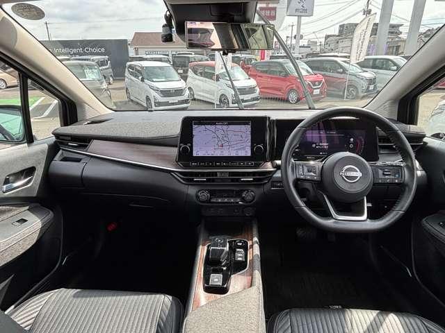 オーラ １．２　Ｇ　レザーエディション　メモリーナビ　アラウンドビューモニター　衝突被害軽減Ｓ　ワンオ－ナ－車　カーテンエアバッグ　スマートキ　ナビＴＶ　本革シート　ＬＤＷ　ＬＥＤヘッドランプ　ドライブレコーダー　ＥＴＣ　盗難防止　記録簿（3枚目）