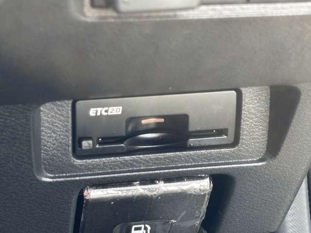 オーラ １．２　Ｇ　レザーエディション　メモリーナビ　アラウンドビューモニター　衝突被害軽減Ｓ　ワンオ－ナ－車　カーテンエアバッグ　スマートキ　ナビＴＶ　本革シート　ＬＤＷ　ＬＥＤヘッドランプ　ドライブレコーダー　ＥＴＣ　盗難防止　記録簿（8枚目）