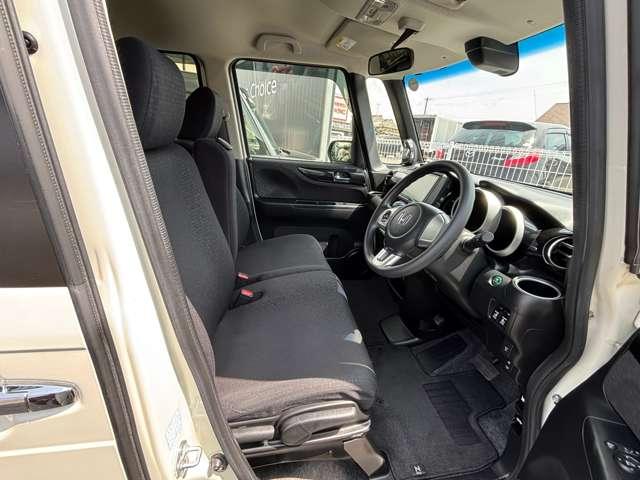 Ｎ－ＢＯＸカスタム ６６０　カスタムＧ　ＳＳパッケージ　ブラックスタイル　メモリーナビ　バックカメラ　セキュリティ　ワンオ－ナ－　両側自動スライドドア　ＥＣＯＮモード　ＳＲＳ　ＷエアＢ　リアカメラ　スマ－トキ－　マニュアルエアコン　アルミ　ＡＢＳ　ＥＴＣ　パワーステアリング（14枚目）