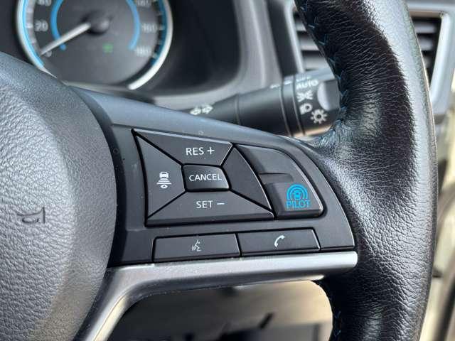 �������H�P��Ԑ��ł̏a�ؑ��s�ƒ����ԏ��q���s�̂Q�̃V�[���ŁA�A�N�Z���A�u���[�L�A�X�e�A�����O�̂��ׂĂ������I�ɐ��䂵�A�h���C�o�[�̕��S���y�����Ă����v���p�C���b�g���ځ�