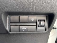 �ֿ���ʤɤ���ߤ����ݤˡ�����ξ����������ȼ�ưŪ�˥��󥸥���ߤ��륢���ɥ�󥰥��ȥåע������Ԥ��ʤɤ������˥��󥸥����ߤ�����ǳ��������ӽХ����︺�Υ��֥�θ��̡����դˤ��뤳�Ȥ��ǽ�Ǥ��� 7