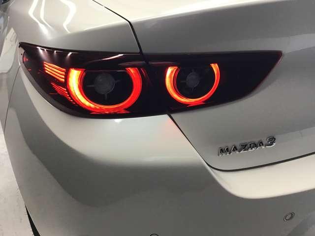 MAZDA3ファストバック 2.0 20S プロアクティブ ナビ ETC 前後ドラレコ 全方位モニター アイドリングストップ アダプティブクルーズコントロール スマートキー USB コーナーセンサー バックカメラ Bluetooth アルミホイール(7枚目)