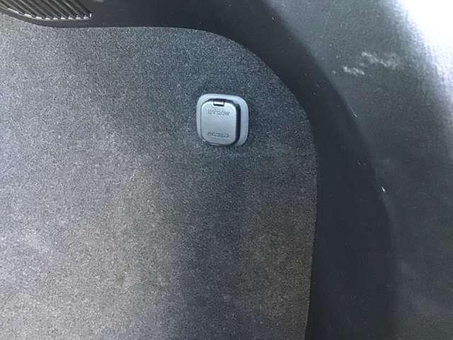 CX-5 2.2 XD ブラックトーンエディション ディーゼルターボ ナビ ETC 前後ドラレコ 全方位モニター アドバンスドキー Bluetooth クリアランスソナー 運転席パワーシート 前席シートヒーター ターボ DSC バックカメラ 盗難防止装置 キーフリー(8枚目)