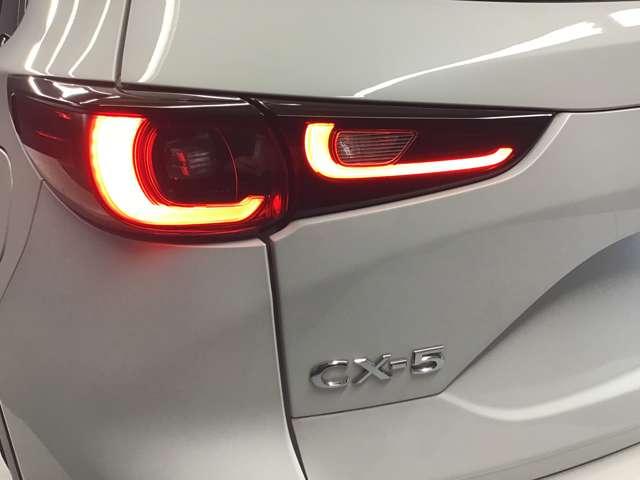 CX-5 2.5 25S スポーツ アピアランス ナビ ETC 前後ドラレコ 全方位モニター 追従走行 DSC Pシート BTオーディオ オートエアコン Pセンサー アドバンスドキー アルミホイール シートヒーター バックカメラ キーレスエントリー(8枚目)