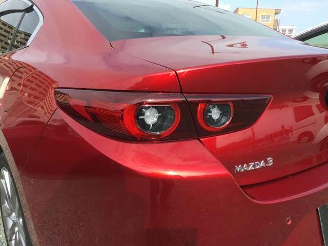 ＭＡＺＤＡ３セダン ２．０　２０Ｓ　プロアクティブ　ツーリング　セレクション　ナビ　ＥＴＣ　前後ドラレコ　全方位モニター　衝突軽減ブレーキ　レーダークルーズコントロール　クリアランスソナー　オートハイビーム　パワーシート　スマートキー　バックカメラ　ＤＶＤ　アルミホイール（6枚目）