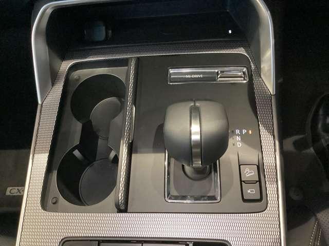 ＣＸ－８０ ３．３　ＸＤハイブリッド　エクスクルーシブ　スポーツ　ディー　試乗車アップ　ナビ　ＥＴＣ　全方位モニター　レーダークルーズ　クリアランスソナー　パワーシート　３列シート　シートヒーター　オートマチックハイビーム　バックカメラ　衝突被害軽減システム　４ＷＤ（11枚目）