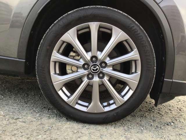 ＣＸ－６０ ３．３　ＸＤ　Ｌパッケージ　ディーゼルターボ　サンルーフ　ナビ　ＣａｒＰｌａｙ対応　パワーリアゲート　Ｂカメラ　ＬＥＤ　ＡＷ　ＥＴＣ　オートハイビーム　スマートキー　シートヒーター　アイドリングストップ　ターボ　オートエアコン　盗難防止システム（17枚目）