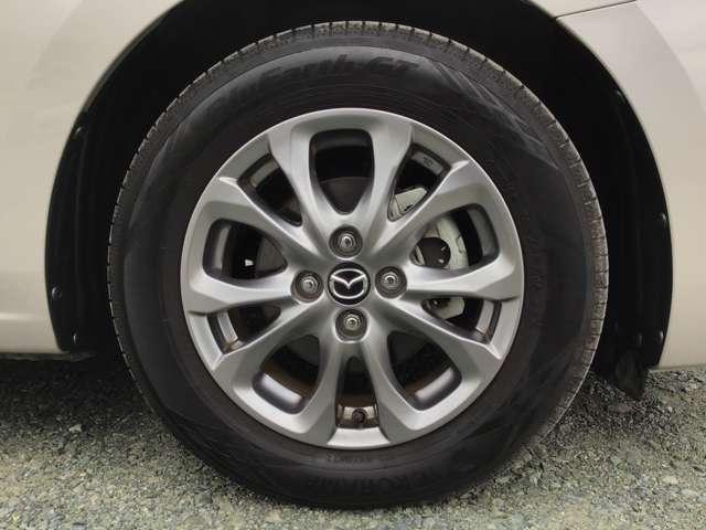 MAZDA2 1.5 15S サンリット シトラス ナビ CD/DVD CarPlay対応 全方位モニタ USB 衝突被害軽減ブレーキ Bluetooth シートヒーター スマートキー アイドリングストップ クリアランスソナー ABS リヤカメラ(14枚目)