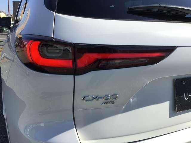 CX-60 3.3 XDハイブリッド プレミアム スポーツ ディーゼルタ サンルーフ ナビ CarPlay対応 ダブルサンルーフ シートヒー パワーゲート レーダークルコン LEDヘッドライト パワーシート スマートキー オートハイビーム フルオートエアコン 4WD ABS(11枚目)