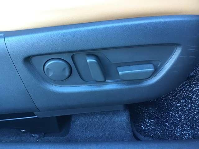 CX-60 3.3 XDハイブリッド プレミアム スポーツ ディーゼルタ サンルーフ ナビ CarPlay対応 ダブルサンルーフ シートヒー パワーゲート レーダークルコン LEDヘッドライト パワーシート スマートキー オートハイビーム フルオートエアコン 4WD ABS(18枚目)