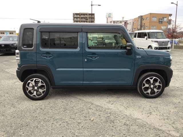 フレアクロスオーバー ６６０　ハイブリッド　ＸＳ　ナビ　全方位モニタ　衝突軽減ブレーキ　メモリーナビゲーション　ナビＴＶ　イモビライザー　レーダークルーズ　シートヒータ　リアコーナーセンサー　フルセグＴＶ　ｉ－ｓｔｏｐ　ＡＣ　バックカメラ　ＥＴＣ（8枚目）