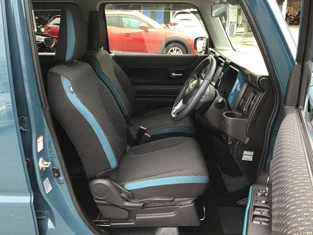 フレアクロスオーバー ６６０　ハイブリッド　ＸＳ　ナビ　全方位モニタ　衝突軽減ブレーキ　メモリーナビゲーション　ナビＴＶ　イモビライザー　レーダークルーズ　シートヒータ　リアコーナーセンサー　フルセグＴＶ　ｉ－ｓｔｏｐ　ＡＣ　バックカメラ　ＥＴＣ（9枚目）