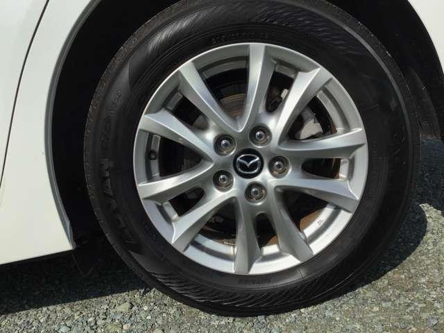 アクセラスポーツ １．５　１５Ｓ　プロアクティブ　ナビ／ＣＤ／ＤＶＤ／ＵＳＢ／バックモニタ／衝突軽減　ＳＲＳ　ＤＳＣ　Ａストップ　イモビライザー　メモリーナビ　地デジ　アドバンストキー　アルミ　ナビＴＶ　ＢＴ接続　ＡＢＳ　ＬＥＤ　オートエアコン（12枚目）