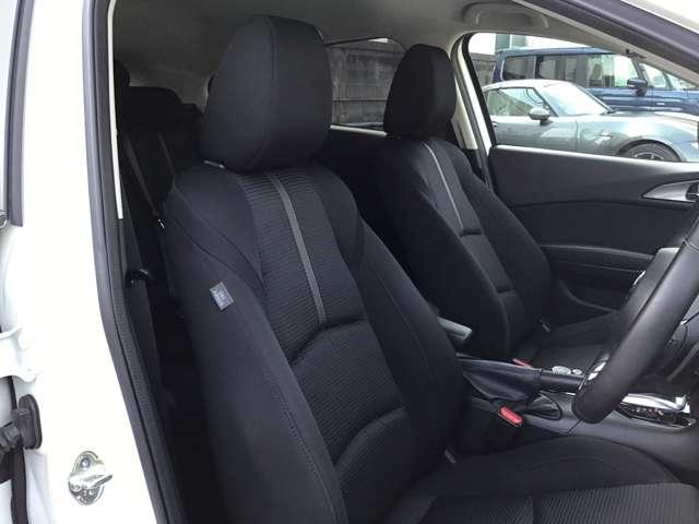 アクセラスポーツ １．５　１５Ｓ　プロアクティブ　ナビ／ＣＤ／ＤＶＤ／ＵＳＢ／バックモニタ／衝突軽減　ＳＲＳ　ＤＳＣ　Ａストップ　イモビライザー　メモリーナビ　地デジ　アドバンストキー　アルミ　ナビＴＶ　ＢＴ接続　ＡＢＳ　ＬＥＤ　オートエアコン（14枚目）