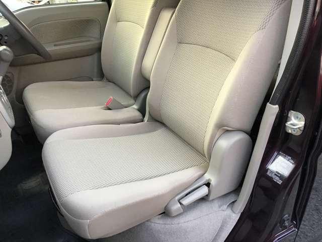 スクラムワゴン ６６０　ＰＺターボ　ハイルーフ　片側電スラ／ナビ／ＣＤ／ＤＶＤ／ＵＳＢ／ＳＤ／バックモニ　ＤＶＤ再生　メモリーナビ　フルセグＴＶ　横滑り防止　ＡＢＳ　ＥＴＣ　エアコン　パワステ　パワーウインドウ　キーフリー　フルフラット　ターボ（17枚目）