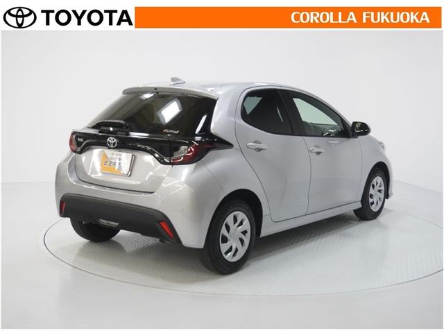 ヤリス Ｘ　衝突被害軽減システム　メモリーナビ　フルセグ　ＥＴＣ　バックカメラ　ＣＤ　ＤＶＤ再生　キーレス　スマートキー　盗難防止装置（8枚目）