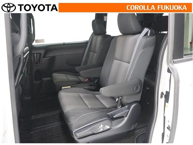 ノア ハイブリッドＳｉ　衝突被害軽減システム　両側電動スライド　メモリーナビ　フルセグ　ＥＴＣ　バックカメラ　ＣＤ　ＤＶＤ再生　キーレス　スマートキー　盗難防止装置（12枚目）