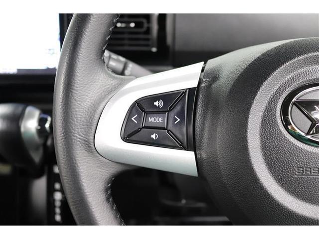 ステアリングスイッチ付きなのでオーディオの操作が手元で出来て便利ですね！