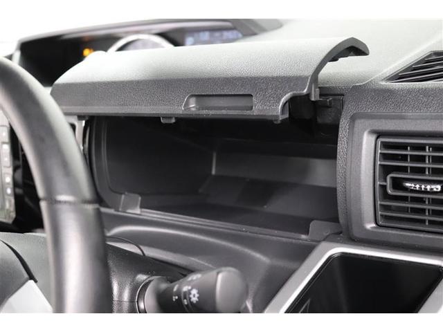 スッキリしまうことのできる運転席アッパーボックスがあります！