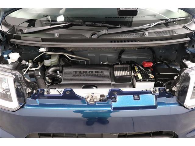 普段はあまり見ないエンジンルーム内も綺麗に仕上げています。見えないところも清潔に保ちたいですよね。