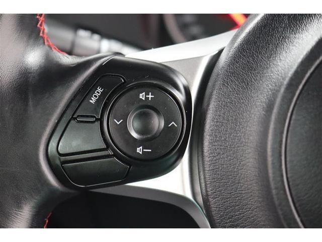 �X�e�A�����O�X�C�b�`�t���Ȃ̂ŃI�[�f�B�I�̑��삪�茳�ŏo���ĕ֗��ł��ˁI