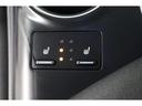 運転席と助手席には寒い日の肩や腰、冷えやすい下肢を温めてくれるシートヒーターが付いております!