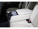 リヤアームレストにエアコン、オーデイオ等を操作できる、タッチパネルを装備してます。