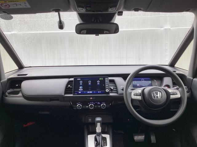 フィット e:HEVクロスター メモリーナビ ドラレコ ETC 衝突回避システム フルオートエアコン 整備記録簿 LEDランプ エアバッグ サイドエアバック 地デジ オートクルーズコントロール VSA バックカメラ USB パワステ(2枚目)