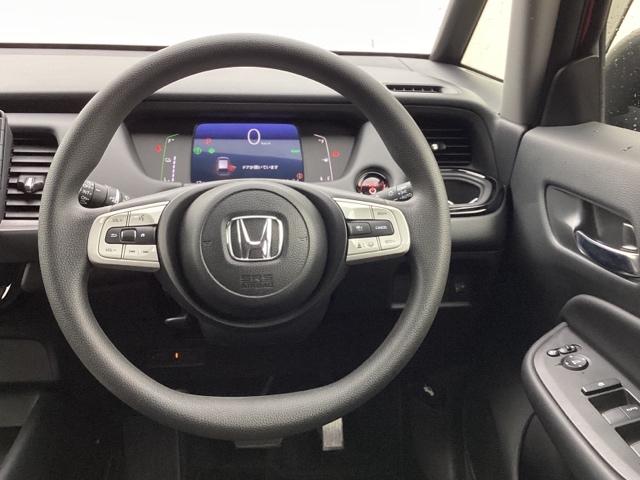 フィット e:HEVクロスター メモリーナビ ドラレコ ETC 衝突回避システム フルオートエアコン 整備記録簿 LEDランプ エアバッグ サイドエアバック 地デジ オートクルーズコントロール VSA バックカメラ USB パワステ(3枚目)