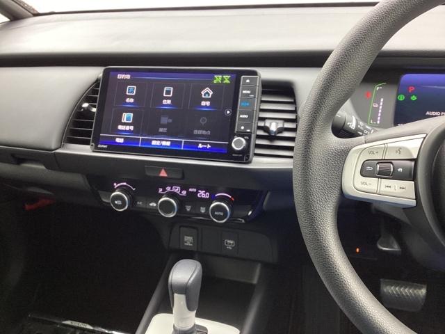 フィット e:HEVクロスター メモリーナビ ドラレコ ETC 衝突回避システム フルオートエアコン 整備記録簿 LEDランプ エアバッグ サイドエアバック 地デジ オートクルーズコントロール VSA バックカメラ USB パワステ(6枚目)