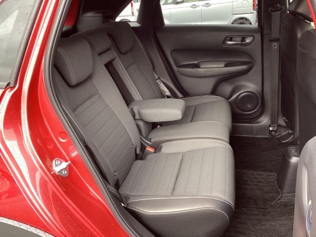 フィット e:HEVクロスター メモリーナビ ドラレコ ETC 衝突回避システム フルオートエアコン 整備記録簿 LEDランプ エアバッグ サイドエアバック 地デジ オートクルーズコントロール VSA バックカメラ USB パワステ(19枚目)