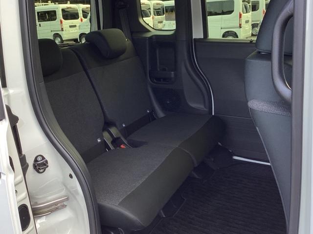 N-BOXカスタム ベースグレード 試乗車 メモリーナビ ドラレコ ETC USB接続 CMBS Dレコ 禁煙 ベンチシート オートエアコン スマートキ LED 盗難防止装置 クルコン バックカメラ フルセグTV パワーステアリング(19枚目)