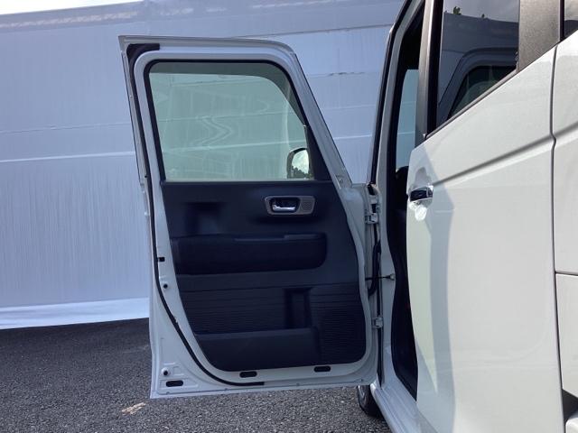 N-BOXカスタム ベースグレード 試乗車 メモリーナビ ドラレコ ETC USB接続 CMBS Dレコ 禁煙 ベンチシート オートエアコン スマートキ LED 盗難防止装置 クルコン バックカメラ フルセグTV パワーステアリング(28枚目)