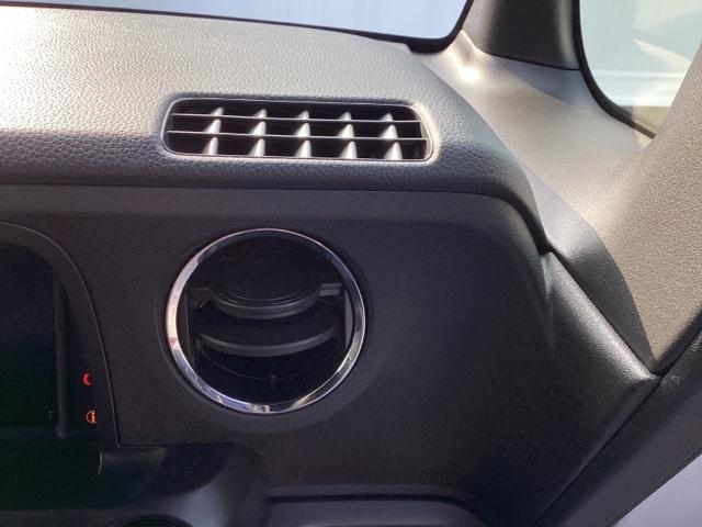 N-BOXカスタム ベースグレード 試乗車 メモリーナビ ドラレコ ETC USB接続 CMBS Dレコ 禁煙 ベンチシート オートエアコン スマートキ LED 盗難防止装置 クルコン バックカメラ フルセグTV パワーステアリング(31枚目)