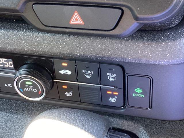 Ｎ－ＢＯＸカスタム ベースグレード　試乗車　メモリーナビ　ドラレコ　ＥＴＣ　ＵＳＢ接続　ＣＭＢＳ　Ｄレコ　禁煙　ベンチシート　オートエアコン　スマートキ　ＬＥＤ　盗難防止装置　クルコン　バックカメラ　フルセグＴＶ　パワーステアリング（16枚目）