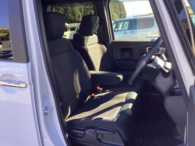 Ｎ－ＢＯＸカスタム ベースグレード　試乗車　メモリーナビ　ドラレコ　ＥＴＣ　ＵＳＢ接続　ＣＭＢＳ　Ｄレコ　禁煙　ベンチシート　オートエアコン　スマートキ　ＬＥＤ　盗難防止装置　クルコン　バックカメラ　フルセグＴＶ　パワーステアリング（18枚目）