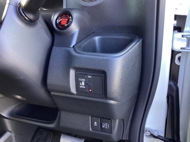 Ｎ－ＢＯＸカスタム ベースグレード　試乗車　メモリーナビ　ドラレコ　ＥＴＣ　ＵＳＢ接続　ＣＭＢＳ　Ｄレコ　禁煙　ベンチシート　オートエアコン　スマートキ　ＬＥＤ　盗難防止装置　クルコン　バックカメラ　フルセグＴＶ　パワーステアリング（23枚目）