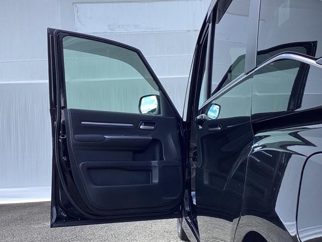 【安全装置】衝突被害軽減ブレーキ・横滑り抑制機能・路外逸脱制御機能も付いていますので安心です。