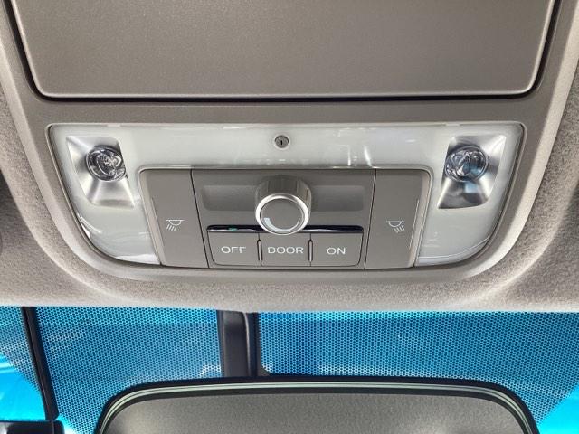 ご来店が困難なお客様につきましては、お電話やメールでのご商談もさせていただいております。ご遠方のお客様もお気軽にお問い合わせください。