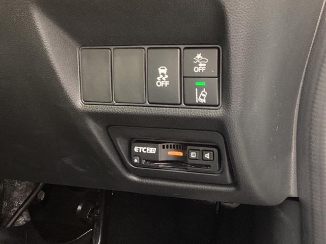 ステップワゴンスパーダ スパーダ・クールスピリットホンダセンシング メモリーナビ ドラレコ ETC リアカメラ サイドエアバック スマートキ 左右電動スライドドア バックモニタ 地TV ナビ&TV 三列シート USB 助手席エアバッグ ドライブレコーダ AAC ABS(13枚目)