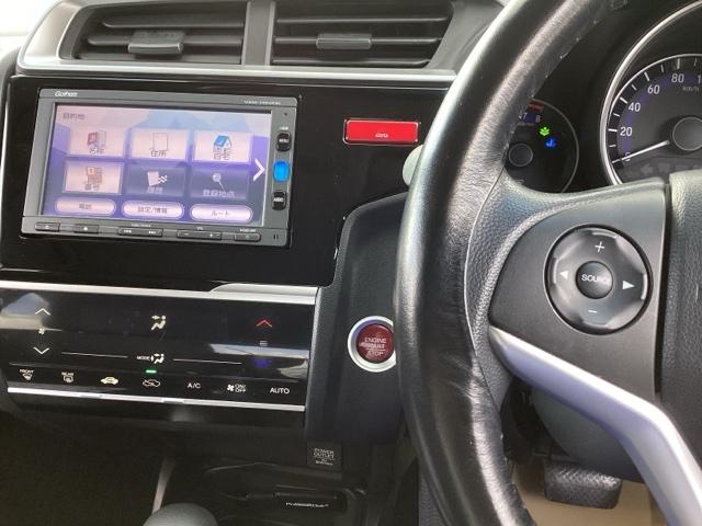 フィット 13G・Fパッケージ 純正ナビ フルセグ あんしんパッケージ イモビ DVD再生可能 スマ-トキ- サイドエアバッグ VSA ETC付き 地デジTV 助手席エアバッグ Rカメラ オートエアコン エアバック PS キ-フリ-(2枚目)