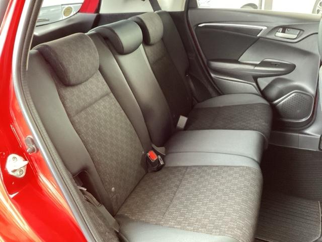 フィット 13G・Fパッケージ 純正ナビ フルセグ あんしんパッケージ イモビ DVD再生可能 スマ-トキ- サイドエアバッグ VSA ETC付き 地デジTV 助手席エアバッグ Rカメラ オートエアコン エアバック PS キ-フリ-(20枚目)