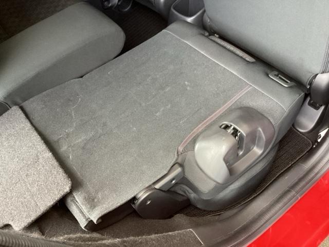 フィット 13G・Fパッケージ 純正ナビ フルセグ あんしんパッケージ イモビ DVD再生可能 スマ-トキ- サイドエアバッグ VSA ETC付き 地デジTV 助手席エアバッグ Rカメラ オートエアコン エアバック PS キ-フリ-(22枚目)