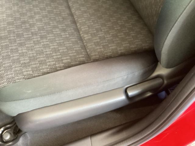 フィット 13G・Fパッケージ 純正ナビ フルセグ あんしんパッケージ イモビ DVD再生可能 スマ-トキ- サイドエアバッグ VSA ETC付き 地デジTV 助手席エアバッグ Rカメラ オートエアコン エアバック PS キ-フリ-(40枚目)