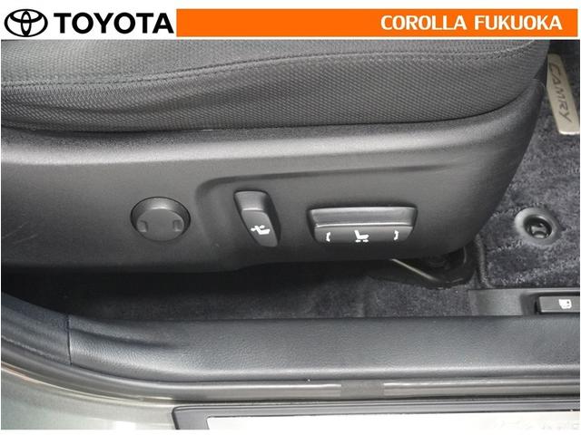 運転席パワーシート。お好みの乗車姿勢を電動で調整できます。