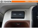 ポータブルオーディオなどの機器を接続して、車両のスピーカーで聞くことができます。