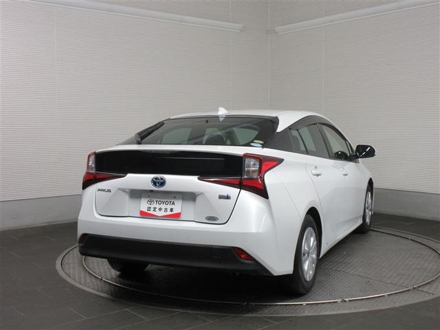 プリウス ＳセーフティプラスＩＩ　フルセグ　メモリーナビ　ＤＶＤ再生　バックカメラ　衝突被害軽減システム　ＥＴＣ　ＬＥＤヘッドランプ　ワンオーナー　記録簿（3枚目）